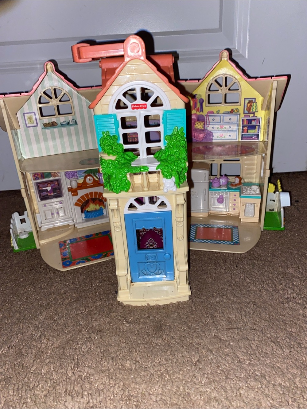Vintage Fisher Price Loving Family Fold Out Doll House Portable Playset